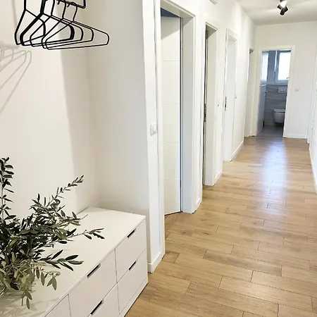 Ulika Parentina Apartment